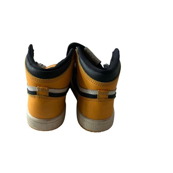 Jordan 1 Retro High OG Sneakers - Picture 2 of 5